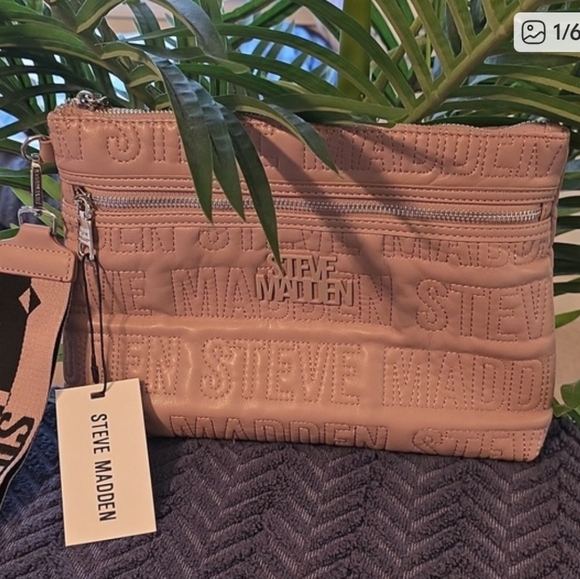 Steve Madden 4 Piece Resaler Bundle. - Picture 2 of 4
